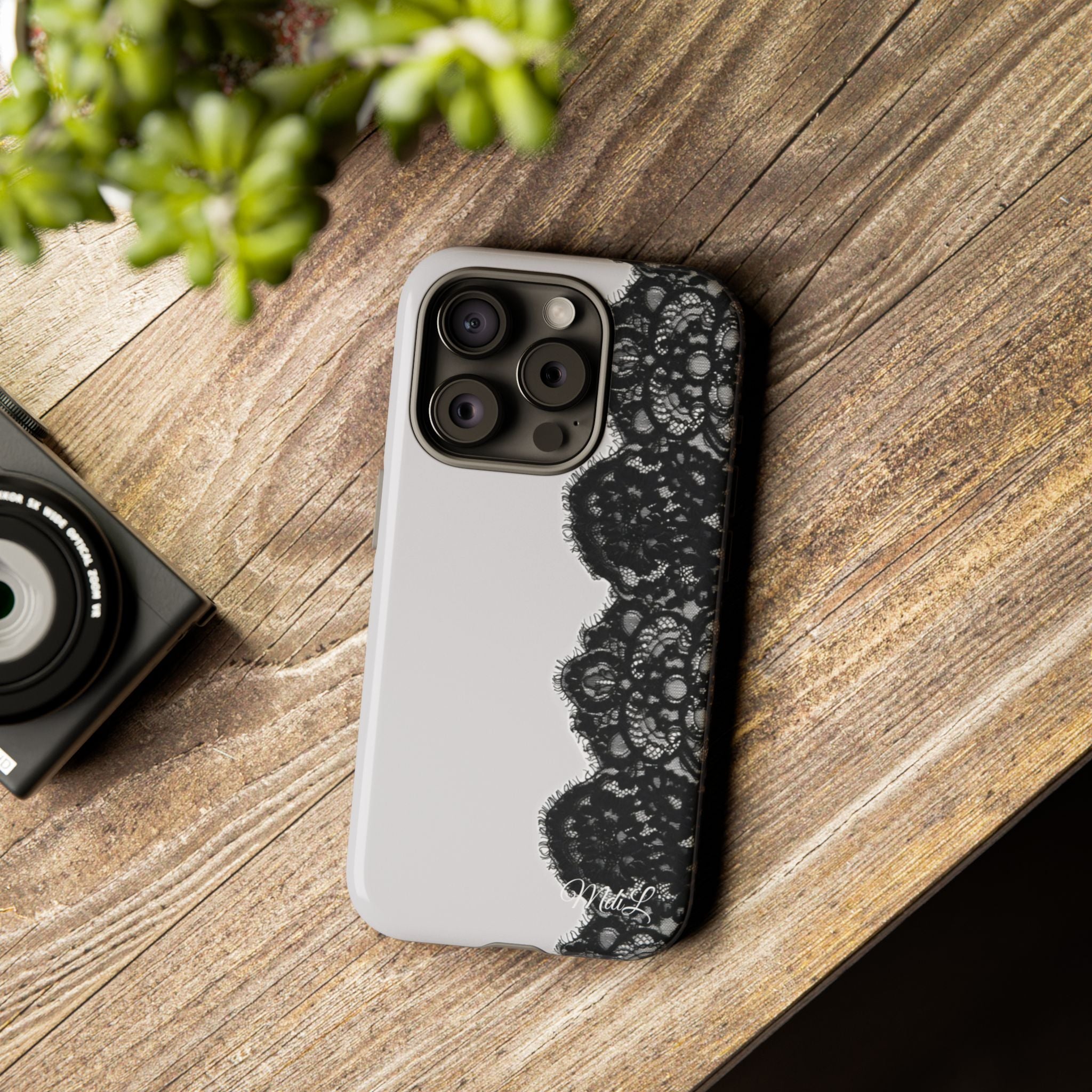 Lace | Black and White - Mare di Luna