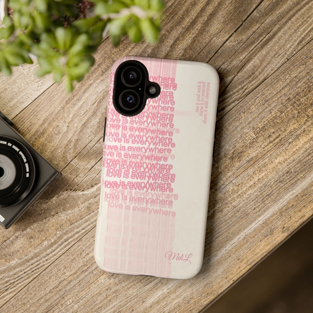 Love is Everywhere | Pink and White - Mare di Luna