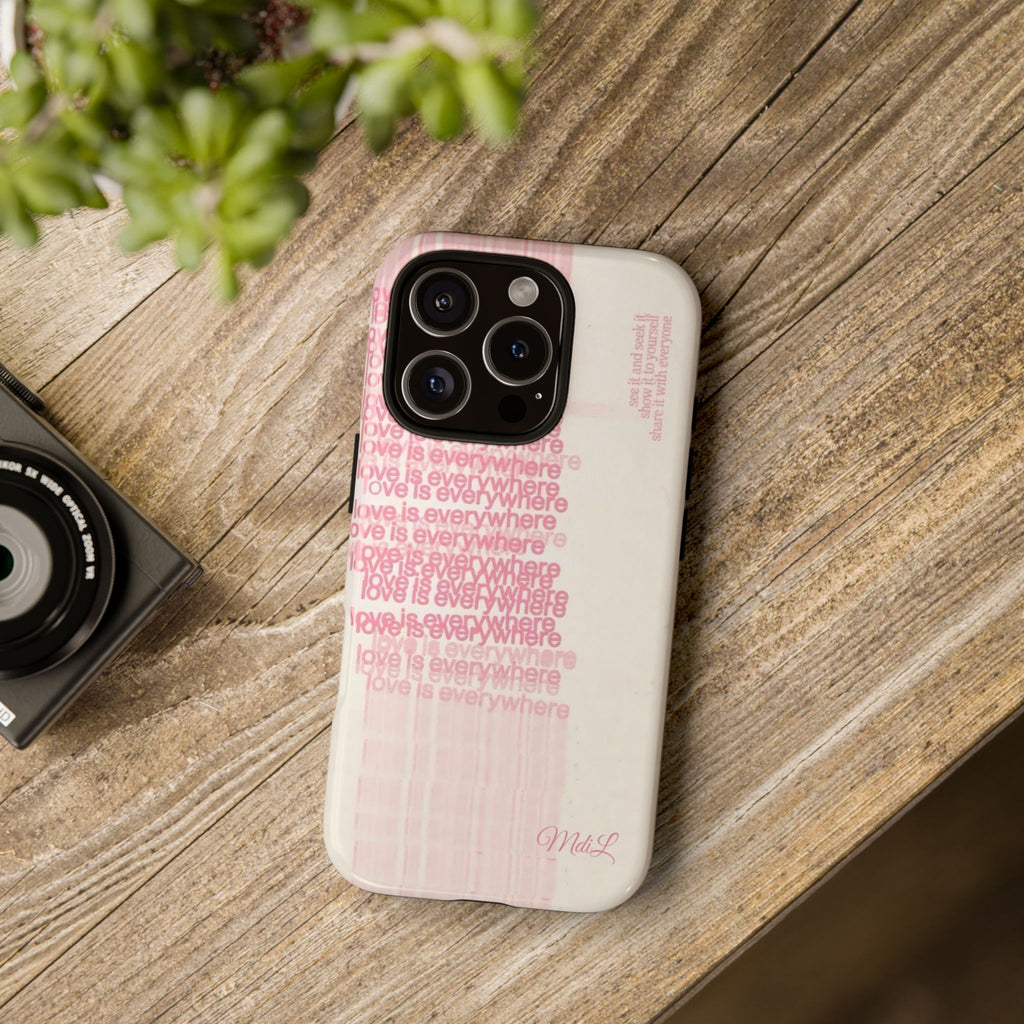 Love is Everywhere | Pink and White - Mare di Luna