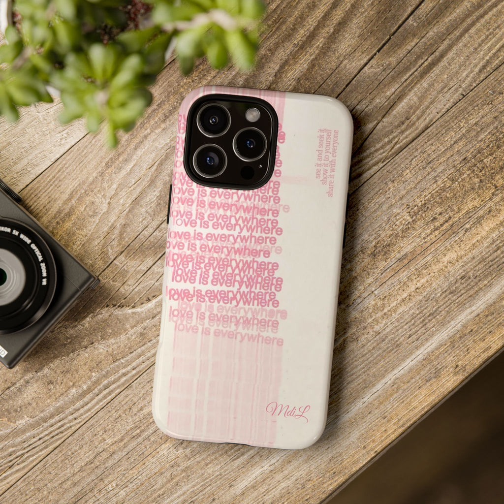 Love is Everywhere | Pink and White - Mare di Luna