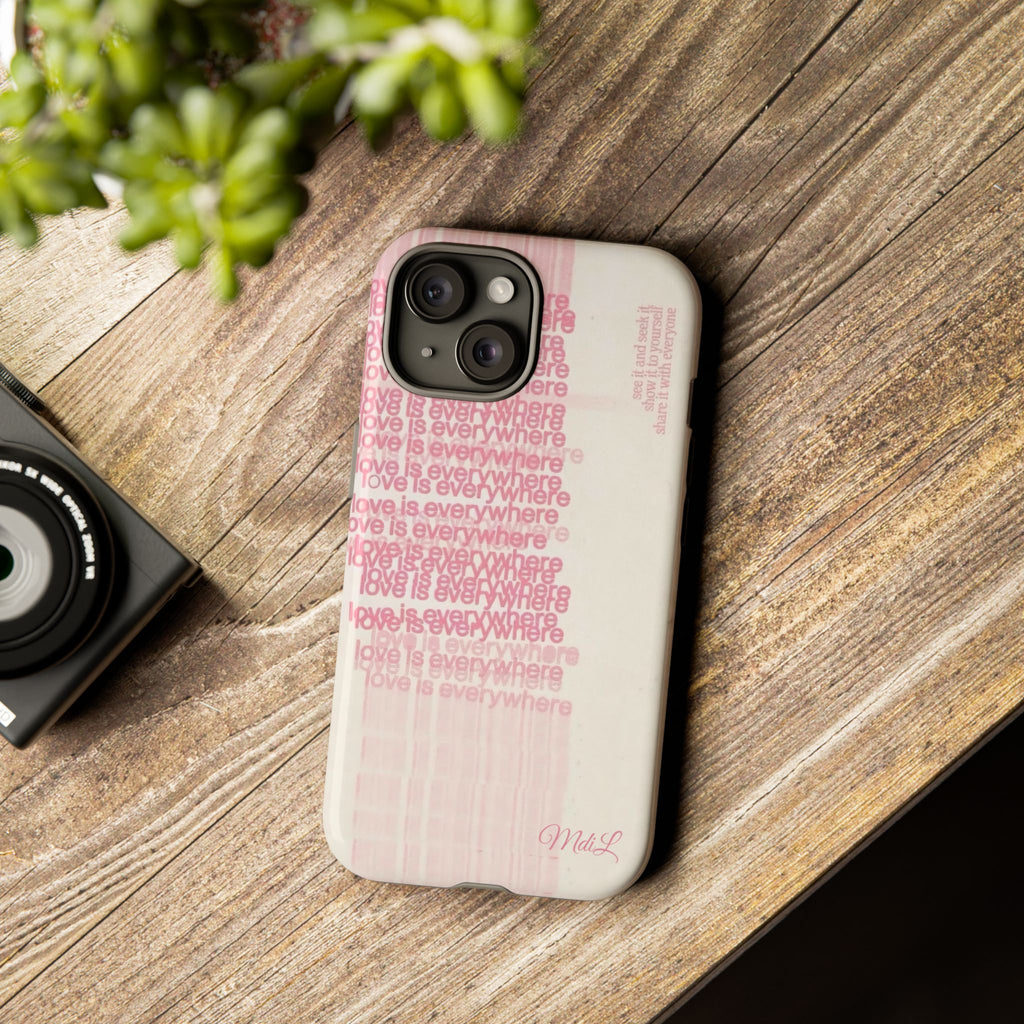 Love is Everywhere | Pink and White - Mare di Luna